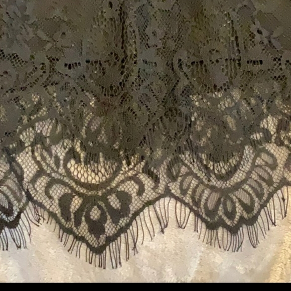 **SOLD**Entro black lace crochet trim bell sleeve top NWT - Picture 9 of 12